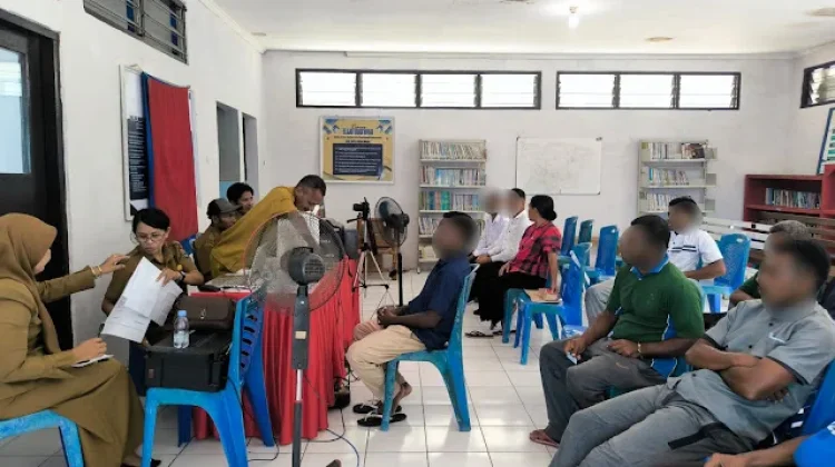 Sinergi Lapas Kalabahi dan Dukcapil Validasi Data Warga Binaan