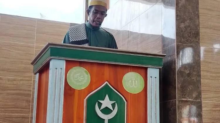 Kasat Intelkam Polres Alor Pererat Silaturahmi dengan Jamaah lewat Jumat Barokah