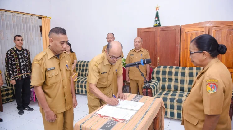 PLT. Sekda Belu Pimpin Sertijab Plt. Inspektur Inspektorat dan Kabag Organisasi