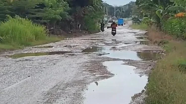 Jalan Lintas Batas Timor Leste di Malaka Rusak Parah