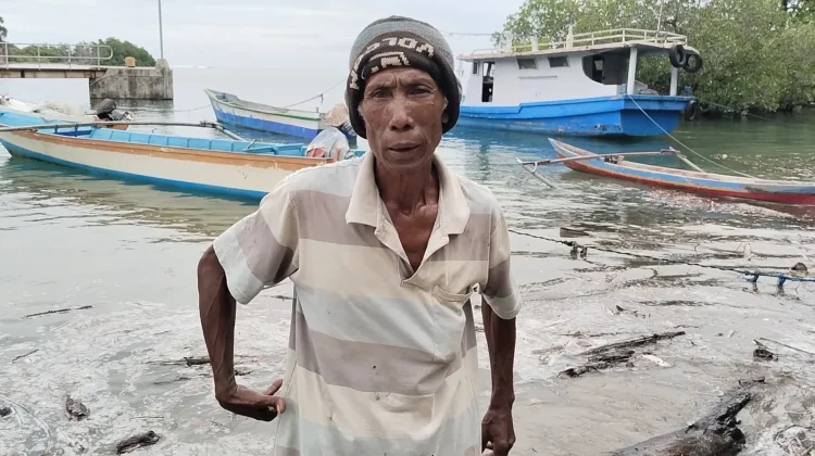 Nelayan Belu Menjaring Ikan ke Perairan Laut Alor