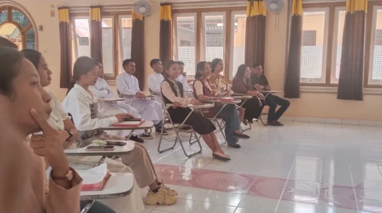 Ketua Komsos Atambua Pastor Inosensius Nahak: Jangan Merasa Puas Teruslah Belajar"