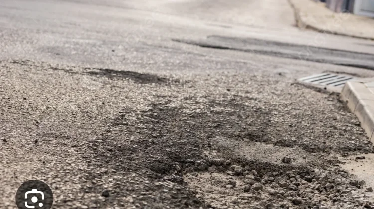 Infrastruktur Jalan Rusak, Hambat Aktivitas Warga