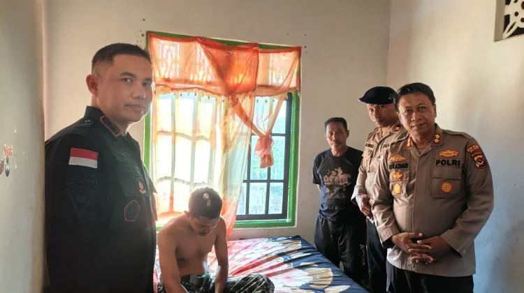 Dansat Brimob Kunjungi Warga Alor Besar Pasca Insiden Bersama Anggota Brimob