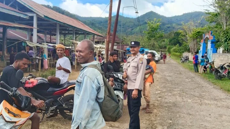 Personel Polsek Alsel Intensifkan Pengamanan Aktivitas Pasar Kelaisi Timur