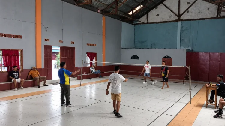 Badminton Akhir Pekan Jadi Ruang Silaturahmi dan Konsolidasi IKA PMII Alor