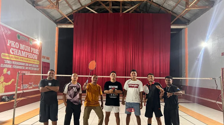 Kader PMII Alor Bangun Keakraban Bersama Alumni lewat Badminton