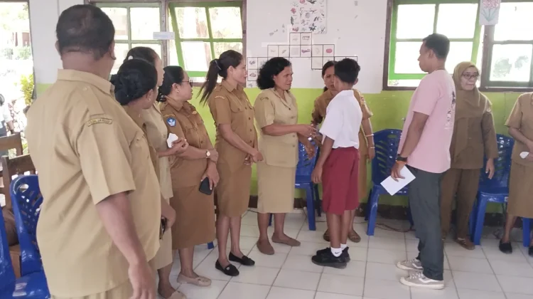 Menegakkan Disiplin Pelajar SDI Wekatimun Atambua Juara satu  Ujian Kelulusan