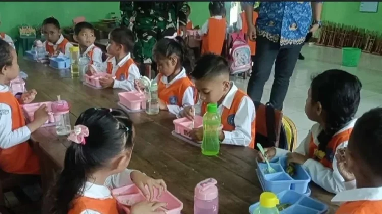 MBG Peruntukan Bayi Balita Ibu Hamil Pertama di Posyandu Tulamalae 2 Atambua
