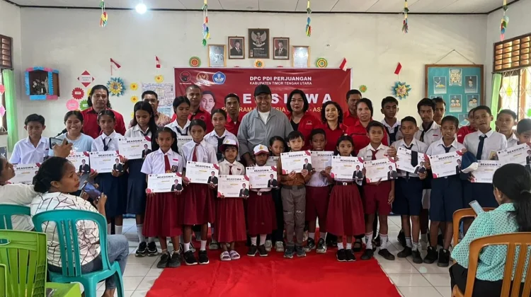Bupati TTU Apresiasi Stefano Rizki Adranacus Atas Bantuan PIP Sebanyak 1.083 Siswa