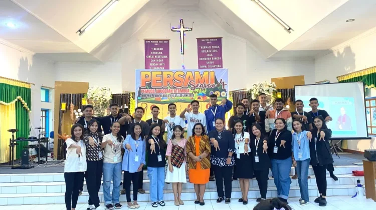 Kegiatan Sosial  Perkuat Kebersamaan Pemuda GMIT Anugerah