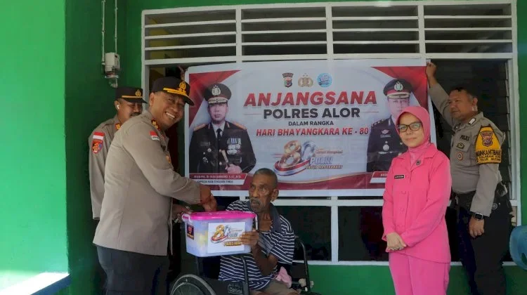 Hari Bhayangkara ke-80, Polres Alor Gelar Anjangsana ke Purnawirawan dan Warga