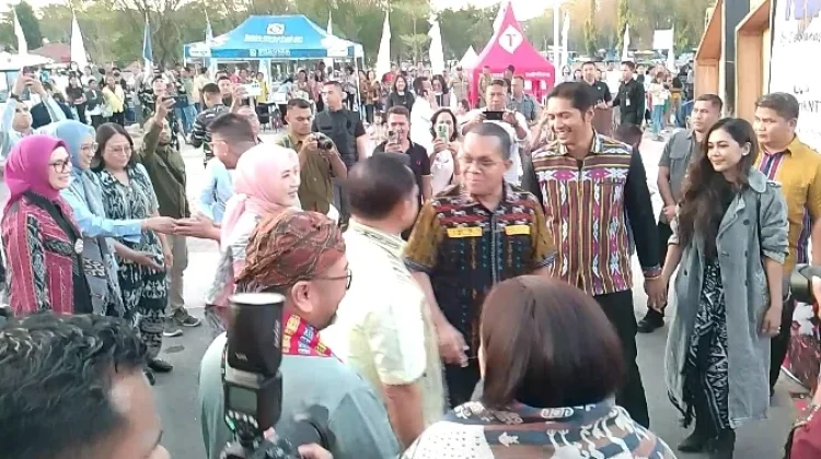 Parade Tenun dan Fashion Show di Atambua Dapat Apresiasi Gubernur NTT