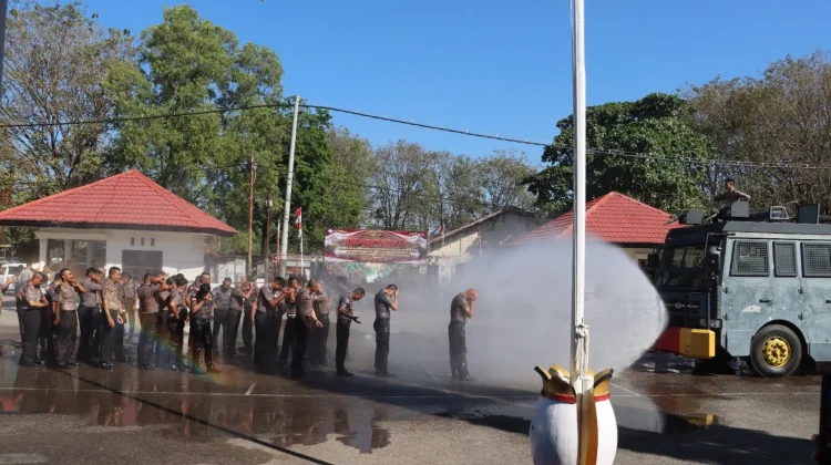 Water Canon dan Tebe Warnai Kenaikan Pangkat Personil Polres Belu