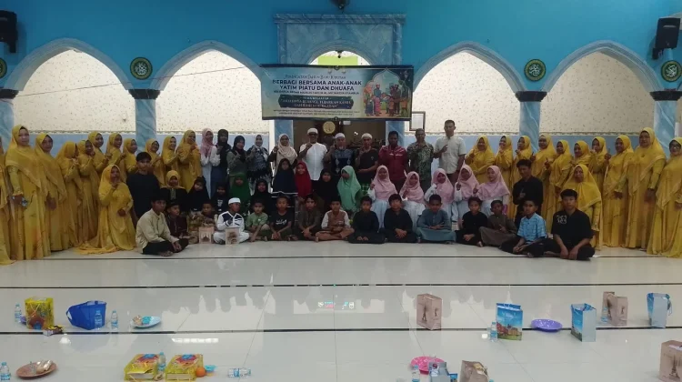 Takmir Masjid Al-Muhajidin Berbagi Bersama 45 Anak Yatim Peringati Hijriah