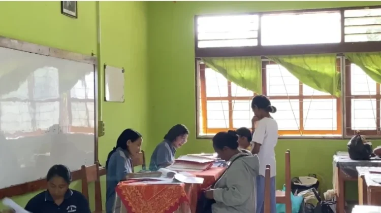 448  Calon Siswa SMPN 1 Atambua Mengikuti Pendaftaran Ulang