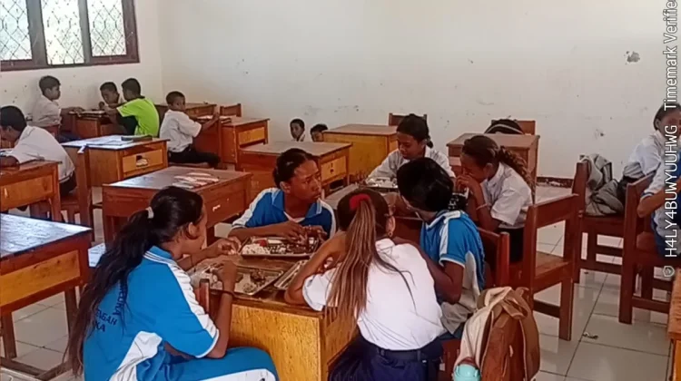 Program Makan Bergizi Gratis di SMP Negeri Fahiluka Berjalan Lancar