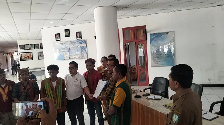 Ketua IDI Cabang TTU Berorasi Meminta Perlindungan Bagi Tenaga Kesehatan