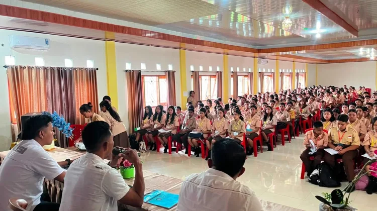 Lindungi Generasi Muda Polres TTU Sosialisasi Bahaya Narkoba di SMA Negeri 2 Kefa
