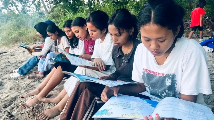 Pinjam Gulir Buku Praktik Baik TBM Lautan Ilmu Sebarkan Literasi