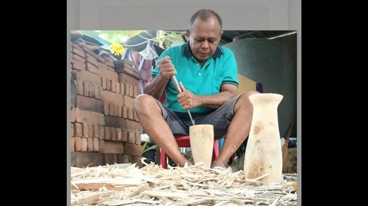 Pengrajin Lestarikan Tihar Bernilai Ekonomi