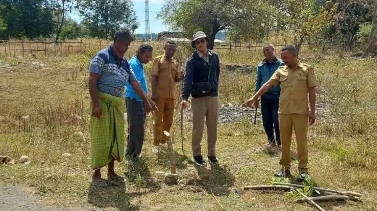Pertanahan Belu Tinjau Lokasi Persetujuan Kesesuaian Ruang di Kelurahan Umanen
