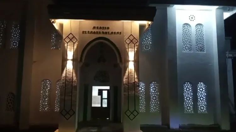 Jejak Perjalanan Oil Lelang Menuntut Ilmu Islam dari Hulnani menuju Gresik Jawa