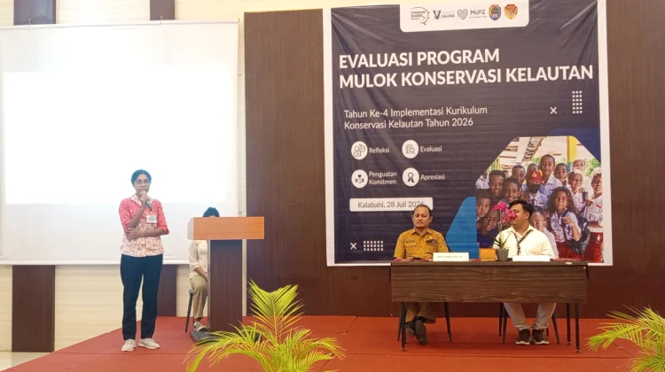 Diana Kawa, Guru SD GMIT Retta, Perkaya Pembelajaran Konservasi Laut Bersama TSI