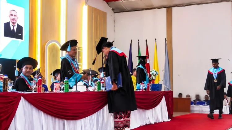 UNTRIB Kalabahi Kukuhkan 366 Lulusan Wisuda Angkatan XVI, Siap Berdaya Saing
