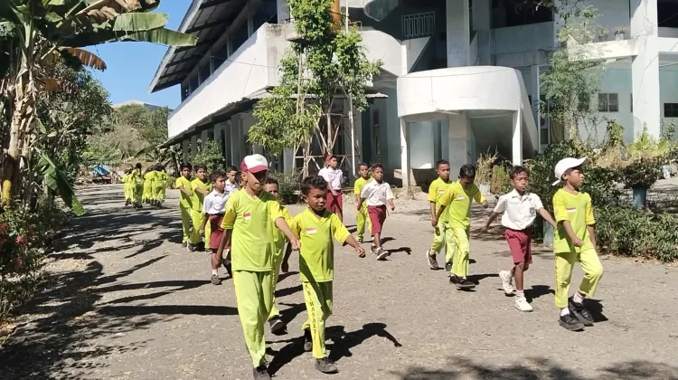 SDN Wirasakti Atambua Mulai Berlatih Gerak Jalan, Sambut HUT ke-81 Kemerdekaan RI