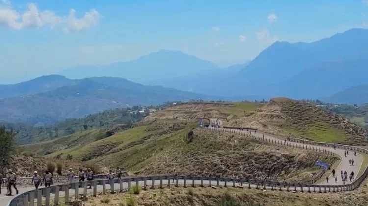 Berlari di Ujung Negeri, Merasakan Indonesia dari Piebulak