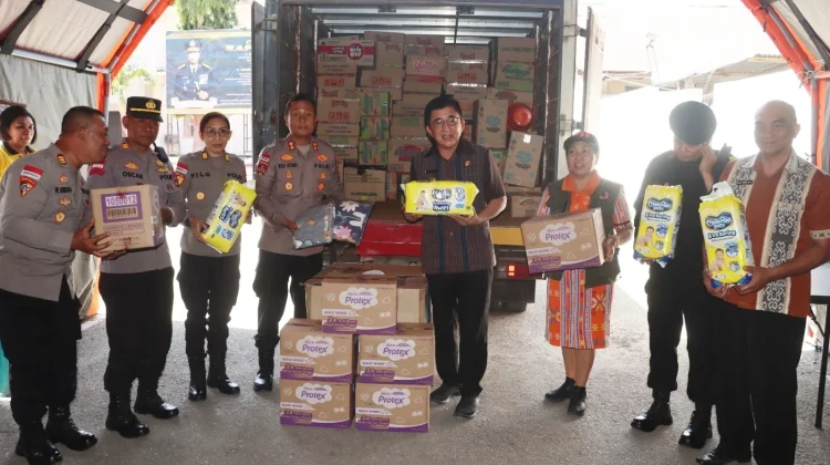 Polres Belu dan Pemda Belu Salurkan Bantuan Kloter Pertama Korban Bencana Flores