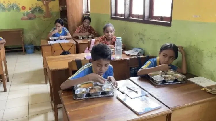 Kehadiran Program MBG Mampu Mendongkrak Kehadiran Siswa/i SDI Tanah Merah II