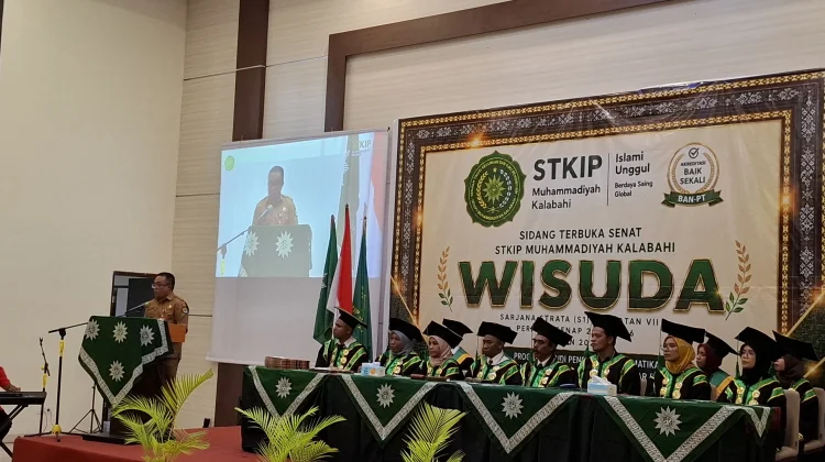 Sekda Alor Dorong Lulusan STKIP Muhammadiyah Kalabahi Tingkatkan Kompetensi