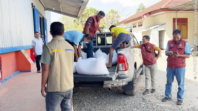 Bulog NTT Salurkan Bantuan Beras Gempa Bumi Flores