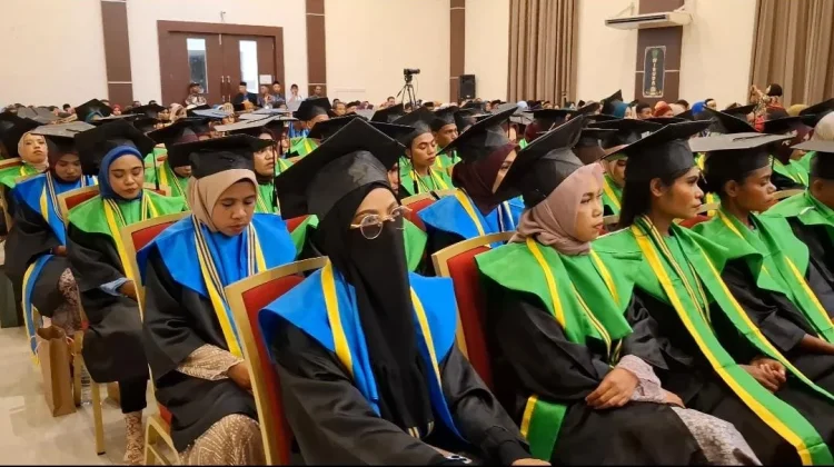 Wisuda 67 Mahasiswa, STKIP Muhammadiyah Kalabahi Perkuat Kualitas Pendidikan