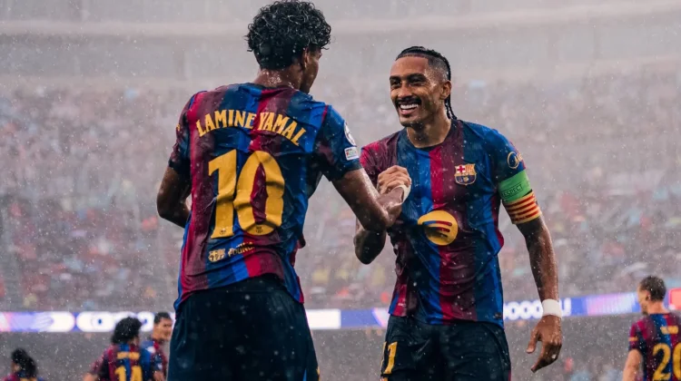 Liga Champions; Barcelona dan PSG Pesta Gol, Napoli Tumbang