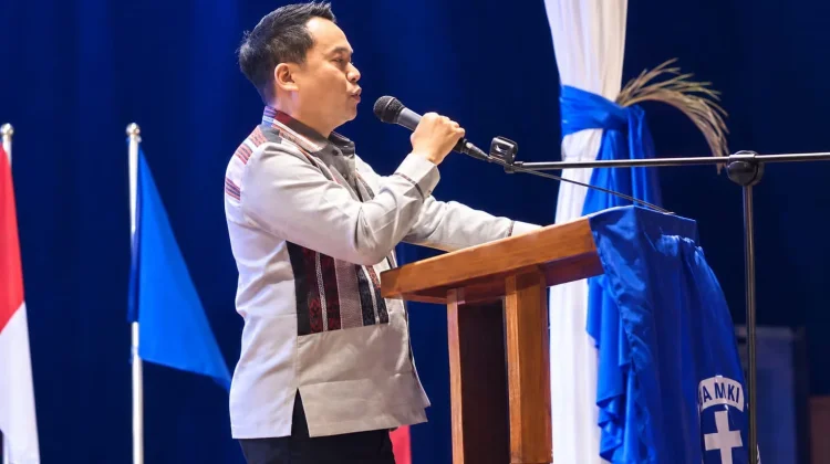 Wakil Bupati Alor Rocky Winaryo Tutup Rangkaian IPI dan Kemah Rohani GAMKI Alor