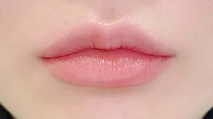 Cara Sederhana Menjaga Bibir Tetap Lembap