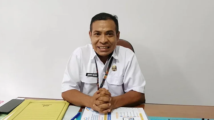 Bupati TTU Aktifkan Kembali Charles Amsikan Sebagai Kepala Desa Taunbaen
