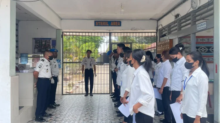 Gelar Razia, Petugas Lapas Atambua Sita Sejumlah Barang Terlarang