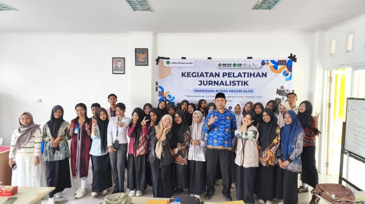 Jurnalistik MAN Alor Bangkit, Siswa Dibekali Kemampuan Menulis dan Broadcasting