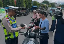 Satlantas Polres Alor Ajak Warga Tertib Berkendara