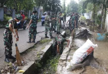 Kodim Belu Dukung Gerakan Indonesia ASRI Dengan Kerja Bakti Jumat Bersih