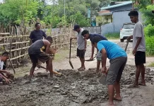 Warga Maubeli TTU Swadaya Memperbaiki Jalan ke RPH