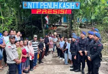 Anggota DPRD Alor Apresiasi Brimob Kompi 4 Batalion A Pelopor Bangun Jembatan