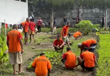 Lapas Atambua Aksi Bersih Lingkungan Sambut Hari Bhakti Pemasyarakatan ke-62