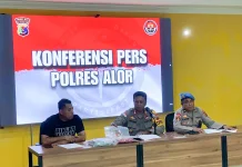 Konferensi Pers Polres Alor Ungkap Kasus Pembunuhan Kalabahi tengah