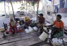 Sentra Tenun Mako Alor, Proses Tradisional yang Ramah Lingkungan