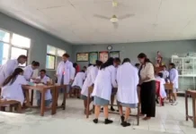 SMA Katolik St Yoseph Kalabahi Gelar Ujian Praktik Identifikasi Senyawa Asam Basa